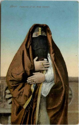 Egypt - Costume on an Arab woman