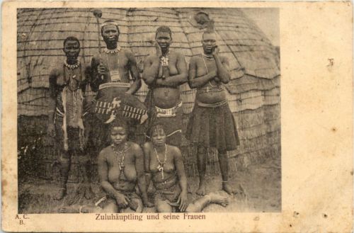 Zuluhäuptling und seine Frauen
