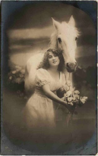 Frau mit Pferd