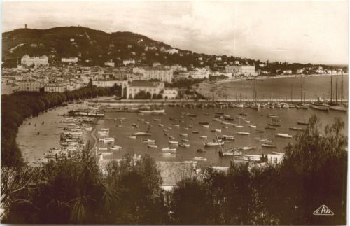 Cannes, Vue generale prise du Mont Chevalier