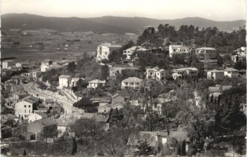 Le Lavandou, Les Villas dans la pinede
