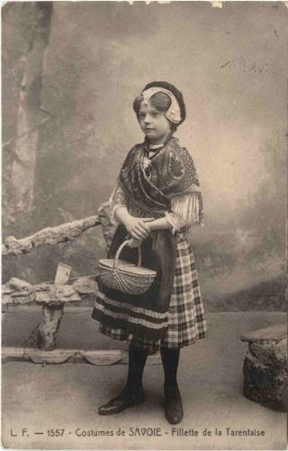 Costumes de Savoie, Fillette de la Tarentaise