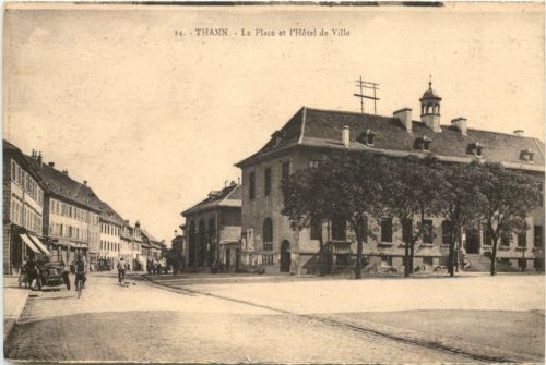 Thann, La Place et l`Hotel de Ville