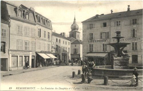 Remiremont, La Fontaine de Dauphin et lÈglise