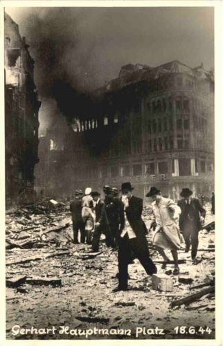 Hamburg - Gerhart Hauptmann Platz 18.06.1944