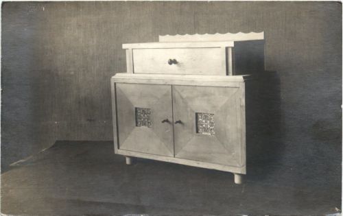 Handarbeit - Möbel