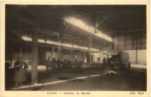 Cuxac - Interieur du Marche