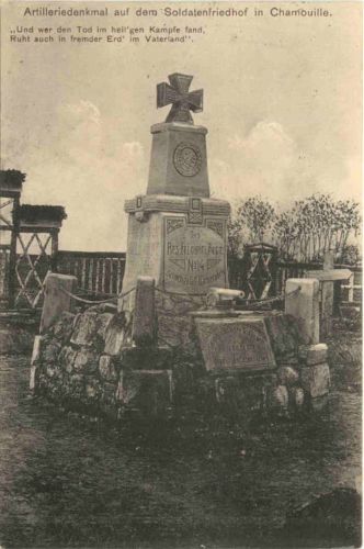 Artilleriedenkmal auf dem Soldatenfiredhof in Chamouille - Feldpost