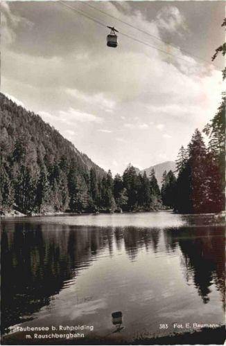 Taubensee bei Ruhpolding mit Rauschbergbahn