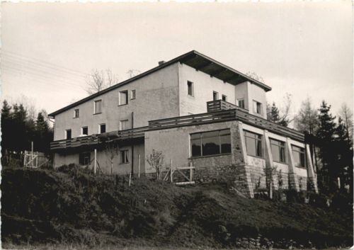 Eder-Holzburg, Pension Lau