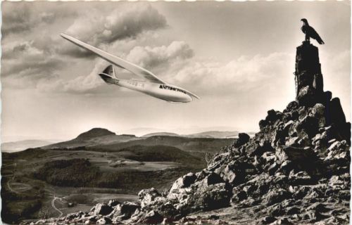 Rhön - Wasserkuppe mit Segelflugzeug