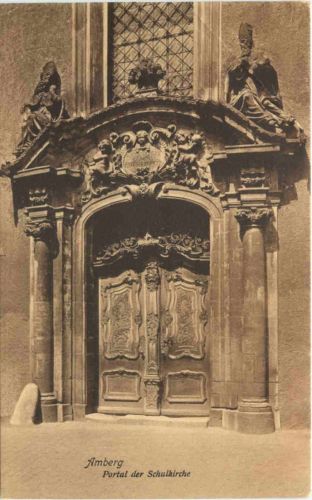Amberg, Portal der Schulkirche