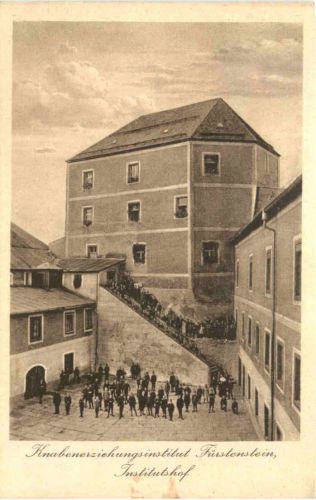 Fürstenstein, Knabenerziehungsinstitut, Institutshof