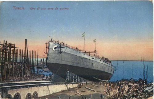 Trieste - Varo di una nave da guerre