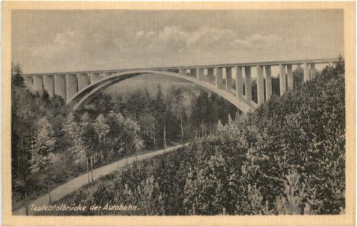 Teufelsbrücke der Autobahn bei Hermsdorf
