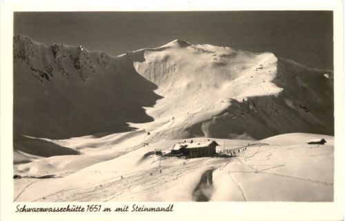 Schwarzwasserhütte mit Steinmadl