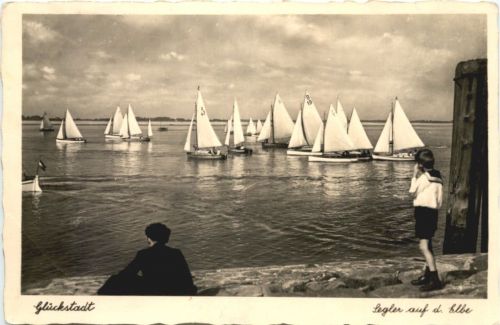 Glückstadt - Segler auf der Elbe
