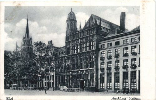 Wesel - Markt mit Rathaus