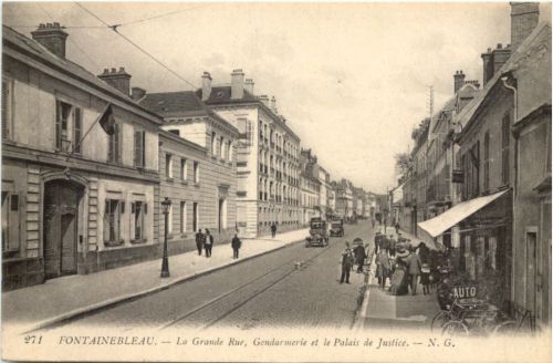 Fontainebleau - La Grand Rue
