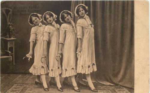 Variete und Damen Ensemble
