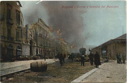 Messina - Rovine e incendio del Municipio