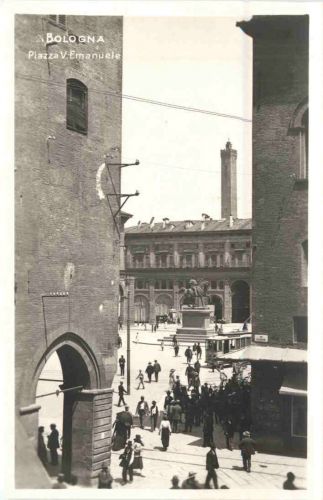 Bologna - Piazza V. Emanuele