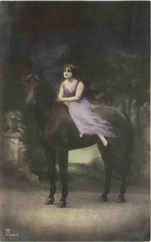 Frau auf Pferd