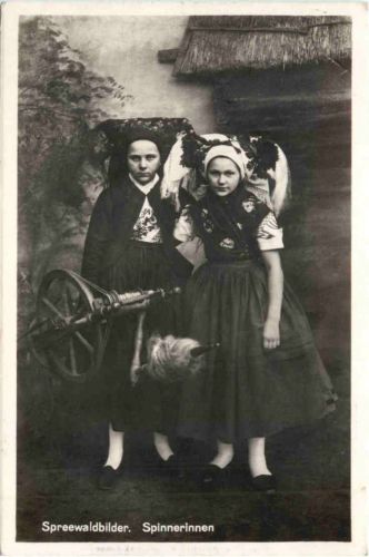 Spreewaldbilder - Spinnerinnen