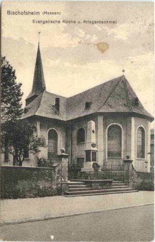 Bischofsheim Hessen - Evangelische Kirche und Kriegerdenkmal