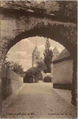 Ober Ingelheim - Durchblick am Burgtor