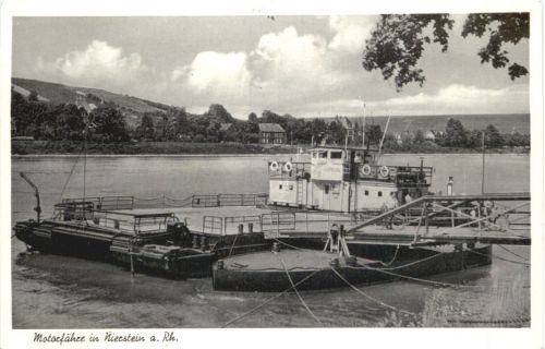 Motorfähre in Nierstein am Rhein
