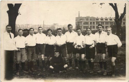 Wiesbaden - Fussball