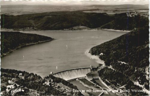 Edersee mit Sperrmauer