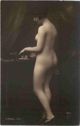 Erotik - Frau - Photo J. Mandel Paris
