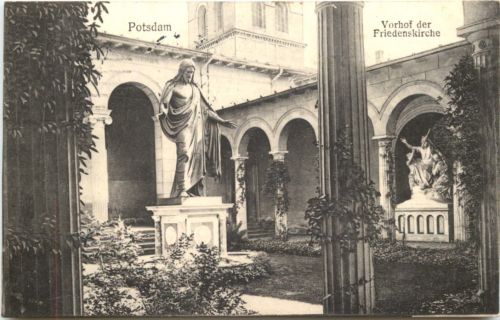 Potsdam - Vorhof der Friedenskirche