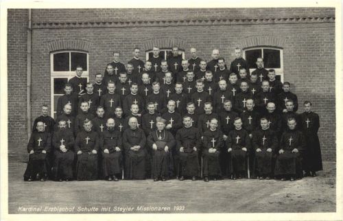 Kardinal Erzbischof Schulte mit Steyler Missionaren 1933