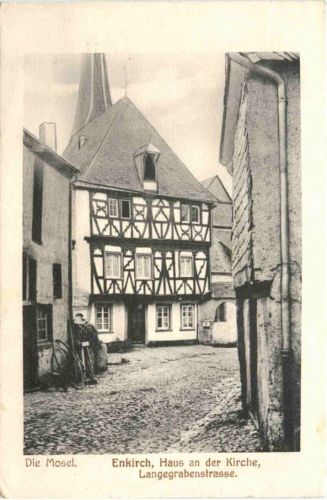 Enkrich - Haus an der Kirche