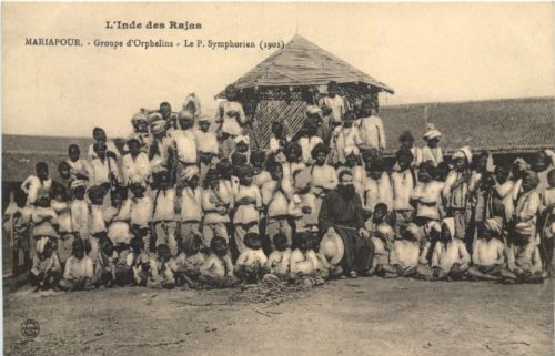 India - Mariapour - Groupe d Orphelins