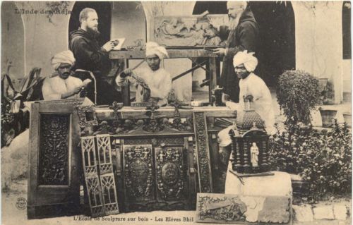 India - L Ecole de Sculpture sur bois