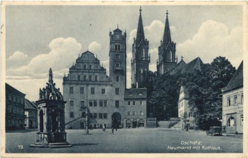Oschatz - Neumarkt mit Rathaus