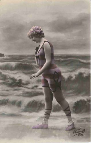 Frau in Bademode