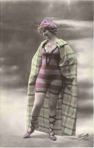 Frau in Bademode