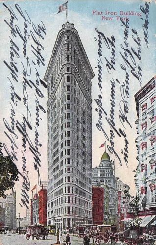 New York City Flat Iron Building Skyscraper / New York /