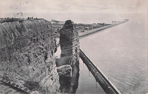Helgoland, Mönch mit Schutzmauer