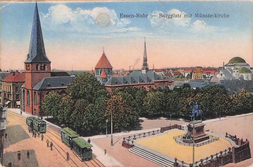 Essen-Ruhr Burgplatz mit Münsterkirche