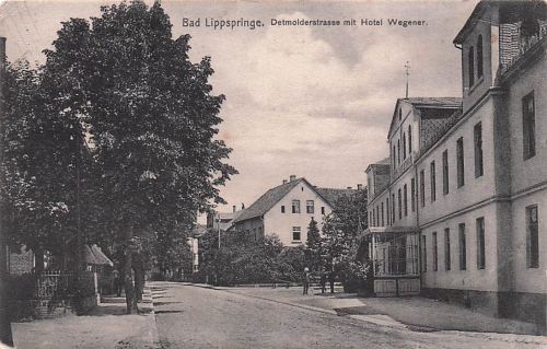 Bad Lippspringe. Detmolderstrasse mit Hotel Wegener.