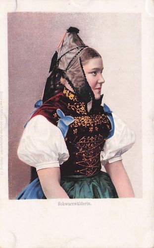 Schwarzwälderinnen in Tracht
