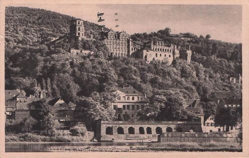 ALLEMAGNE - Heidelberg - Das Schlos von Der Hirsch-Gasse Gesehen