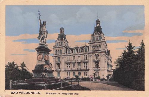 Postkarte Bad Wildungen Kriegerdenkmal Fürstenhof