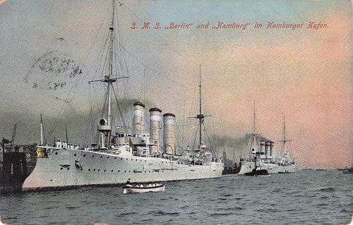 S. M. S. Berlin" und „Hamburg" im Hamburger Hafen.